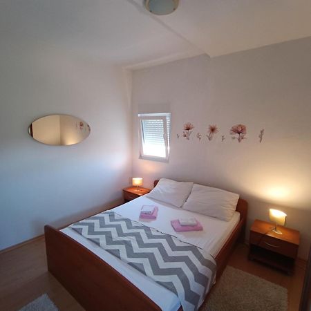 Apartman Lea Sukošan Exterior foto